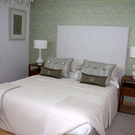Olhos De Agua Sleeps 6 Air Con וילה אולוס די אגווה